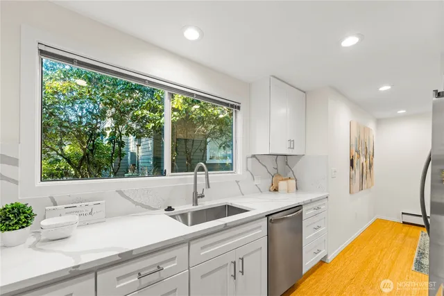 $850,000 | 1218 101st Place Northeast, Bellevue, WA 98004