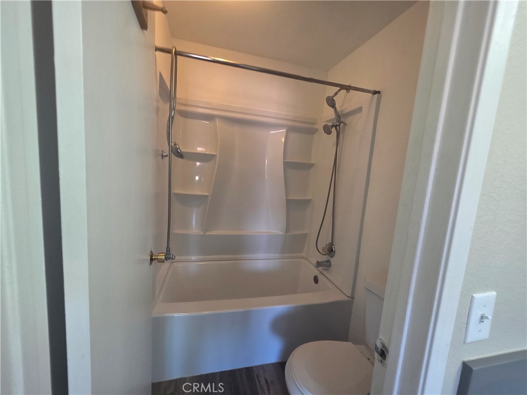 7800 Reagan Road Jurupa Valley, CA 92509 - Photo 23 of 32 Primary bathroom