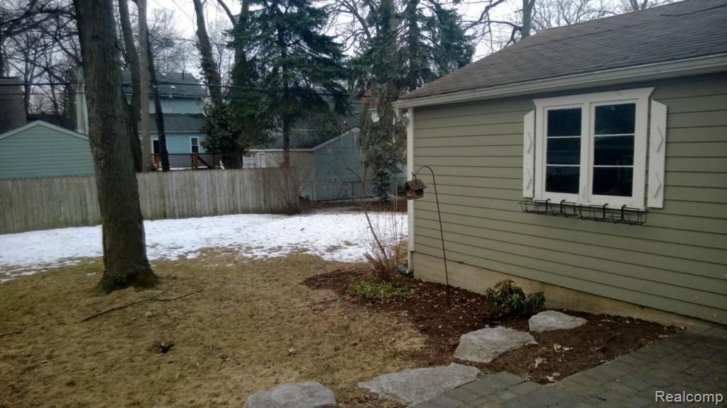 54 Devonshire Road Pleasant Ridge, MI 48069 - Photo 5 of 14 Backyard.jpg