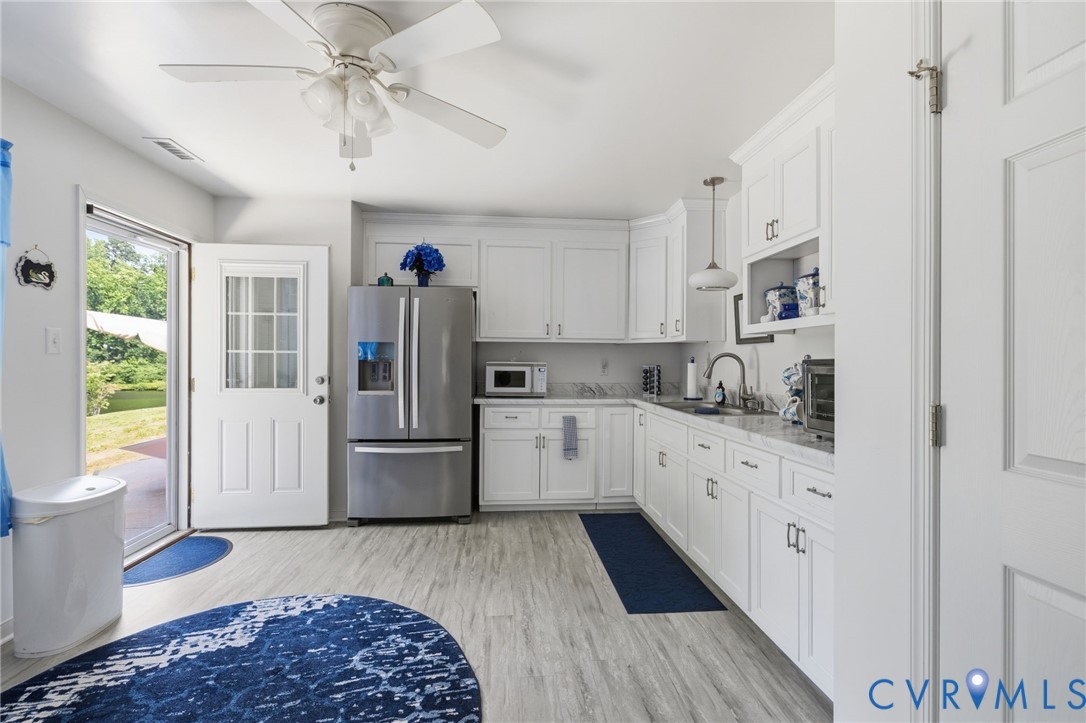 4512 Forrestal Road Chester, VA 23831 - Photo 30 of 47