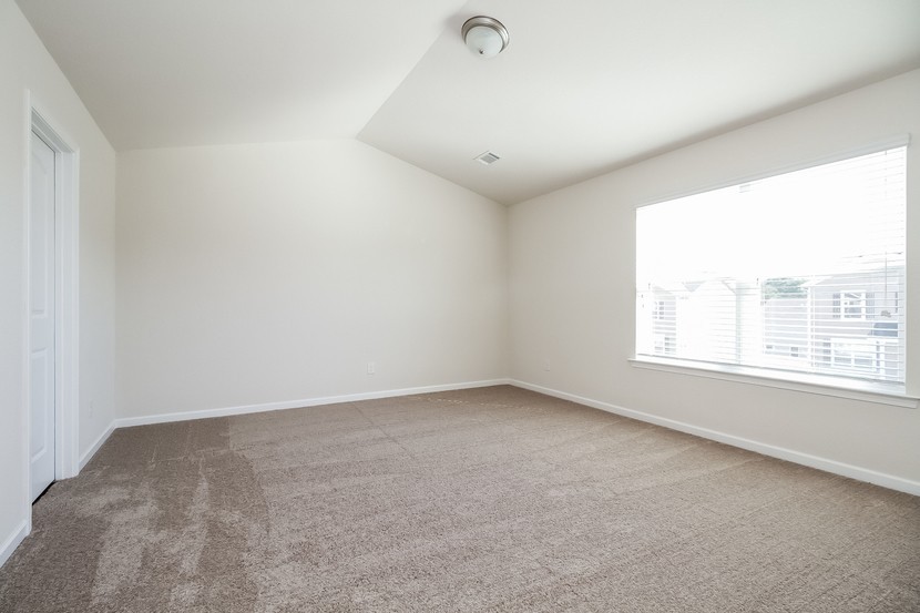 2332 Bee Hive Drive Columbia, TN 38401 - Photo 7 of 18 an empty room with a window