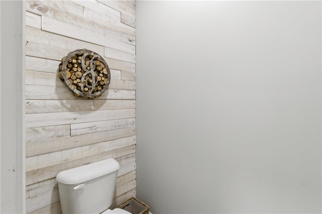 37 Farmstead Way Senoia, GA 30276 - Photo 32 of 121 a bathroom with a toilet and a sink