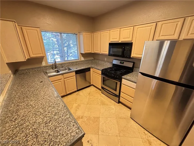 $1,495 | 5250 South Rainbow Boulevard, Unit 2040, Las Vegas, NV 89118