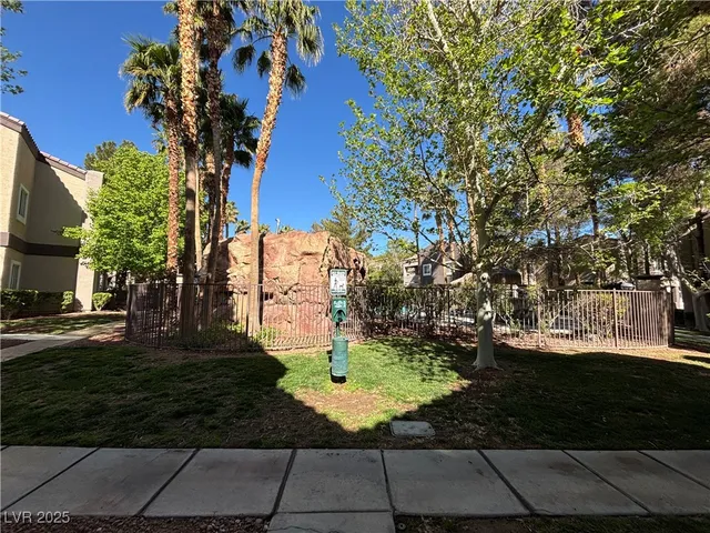 $1,495 | 5250 South Rainbow Boulevard, Unit 2040, Las Vegas, NV 89118