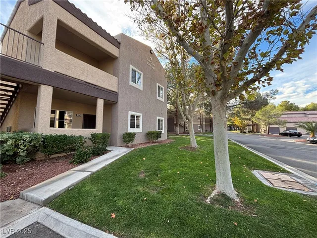 $1,495 | 5250 South Rainbow Boulevard, Unit 2040, Las Vegas, NV 89118