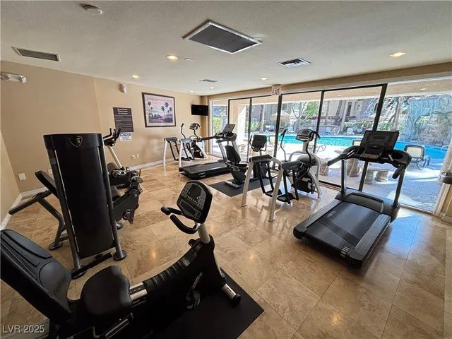 $1,495 | 5250 South Rainbow Boulevard, Unit 2040, Las Vegas, NV 89118