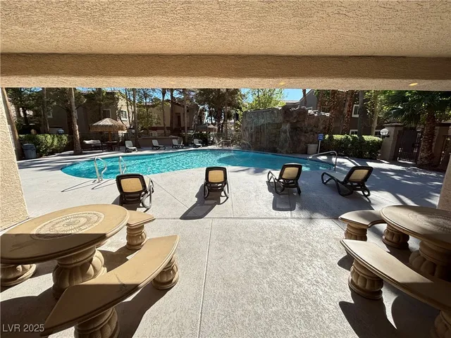 $1,495 | 5250 South Rainbow Boulevard, Unit 2040, Las Vegas, NV 89118