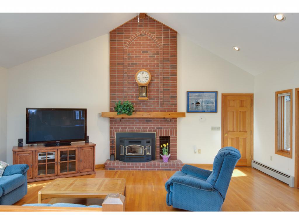 1220 Dunbarton Road Manchester, NH 03102 - Photo 13 of 36