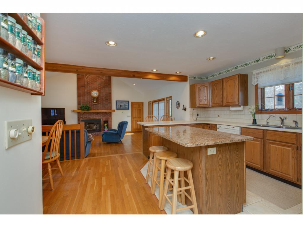 1220 Dunbarton Road Manchester, NH 03102 - Photo 7 of 36