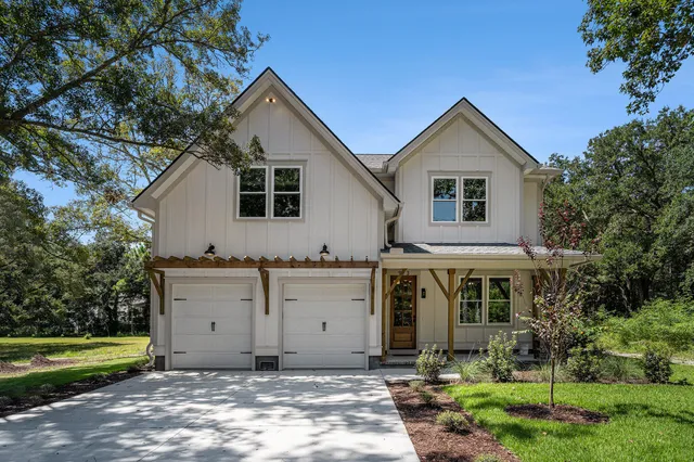 $824,900 | 973 Bellas Lane, Awendaw, SC 29429