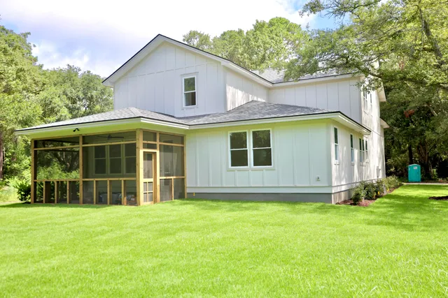 $824,900 | 973 Bellas Lane, Awendaw, SC 29429