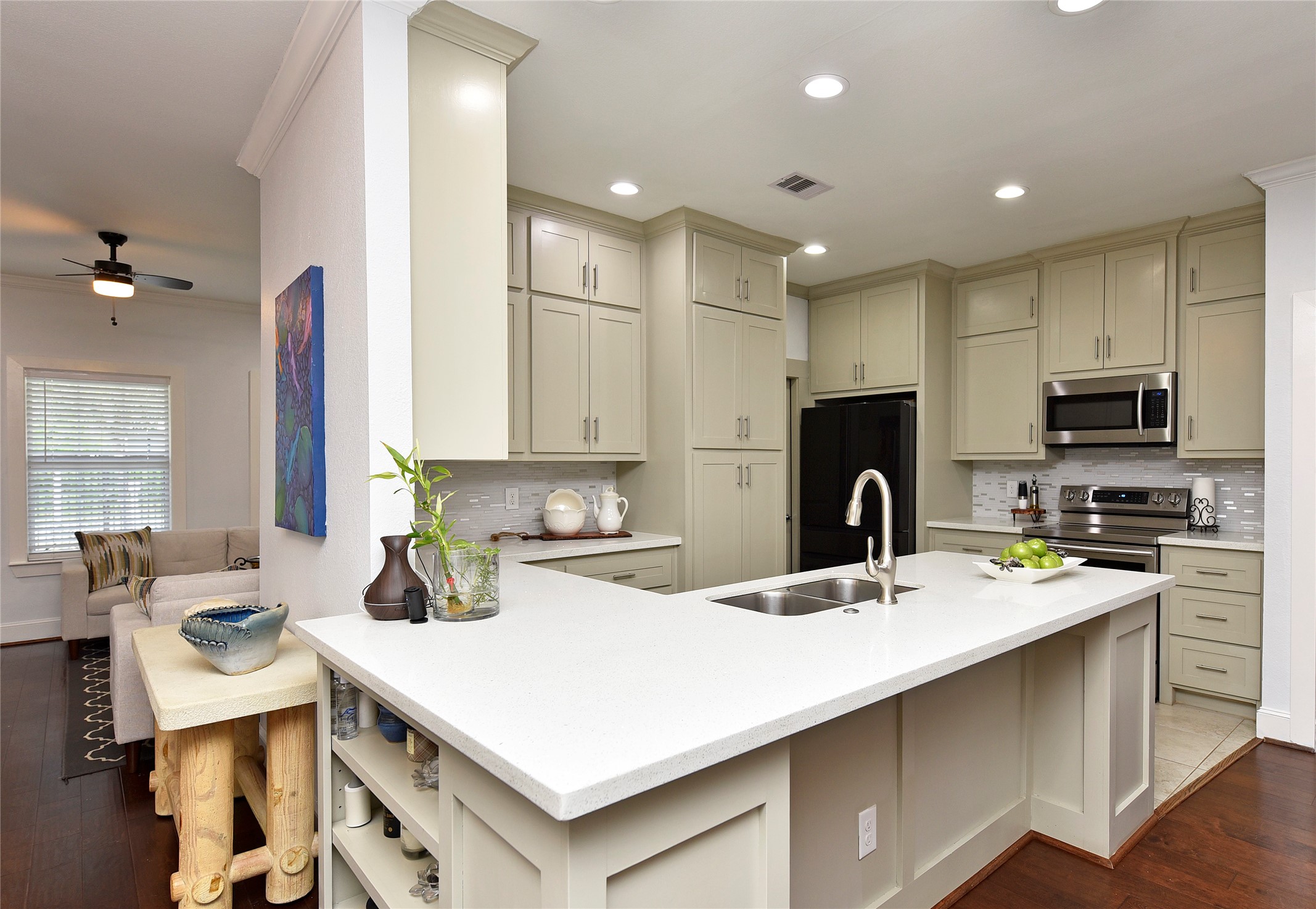 7954 Sparta Street Houston, TX 77028 - Photo 1 of 36