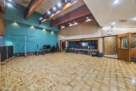 a picture of city view