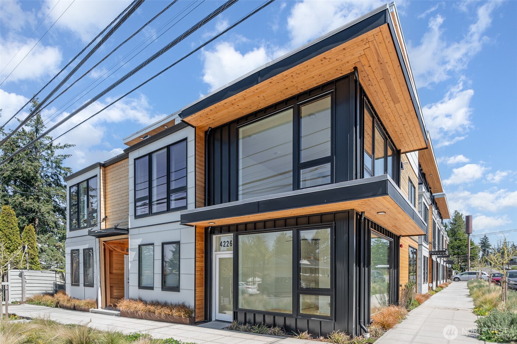 4214 Southwest 100th Street Seattle, WA 98136 - Photo 2 of 18 Gallery Image 2