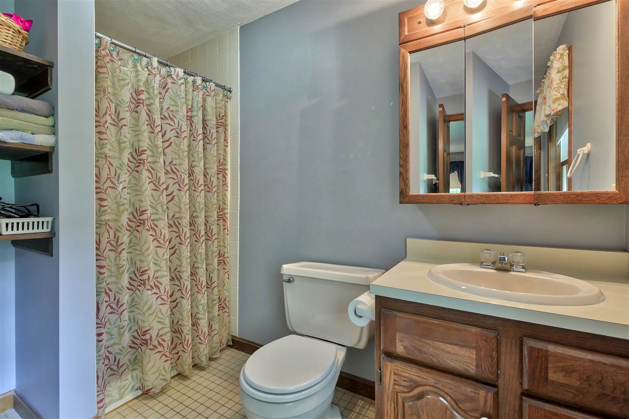 17 Coventry Road Atkinson, NH 03811 - Photo 21 of 38