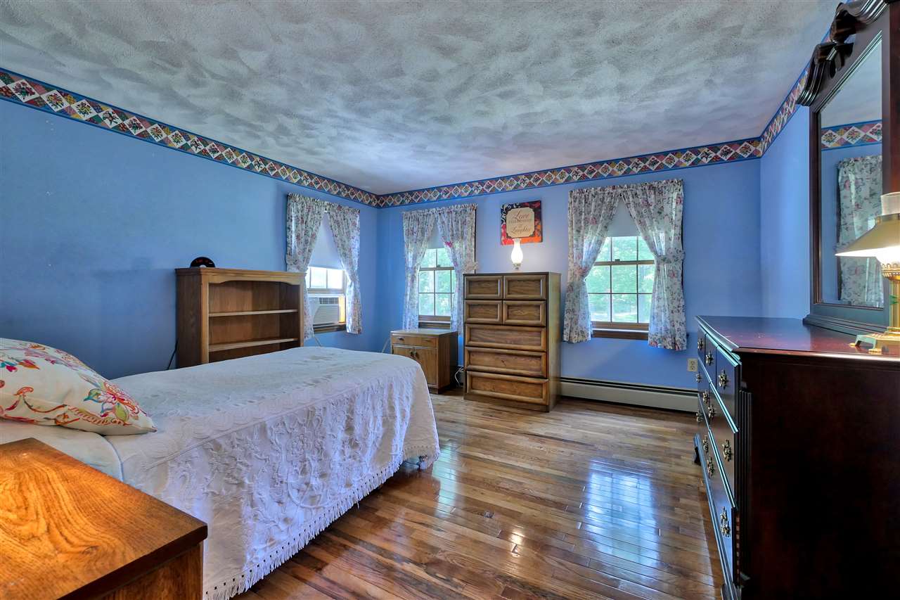 17 Coventry Road Atkinson, NH 03811 - Photo 23 of 38