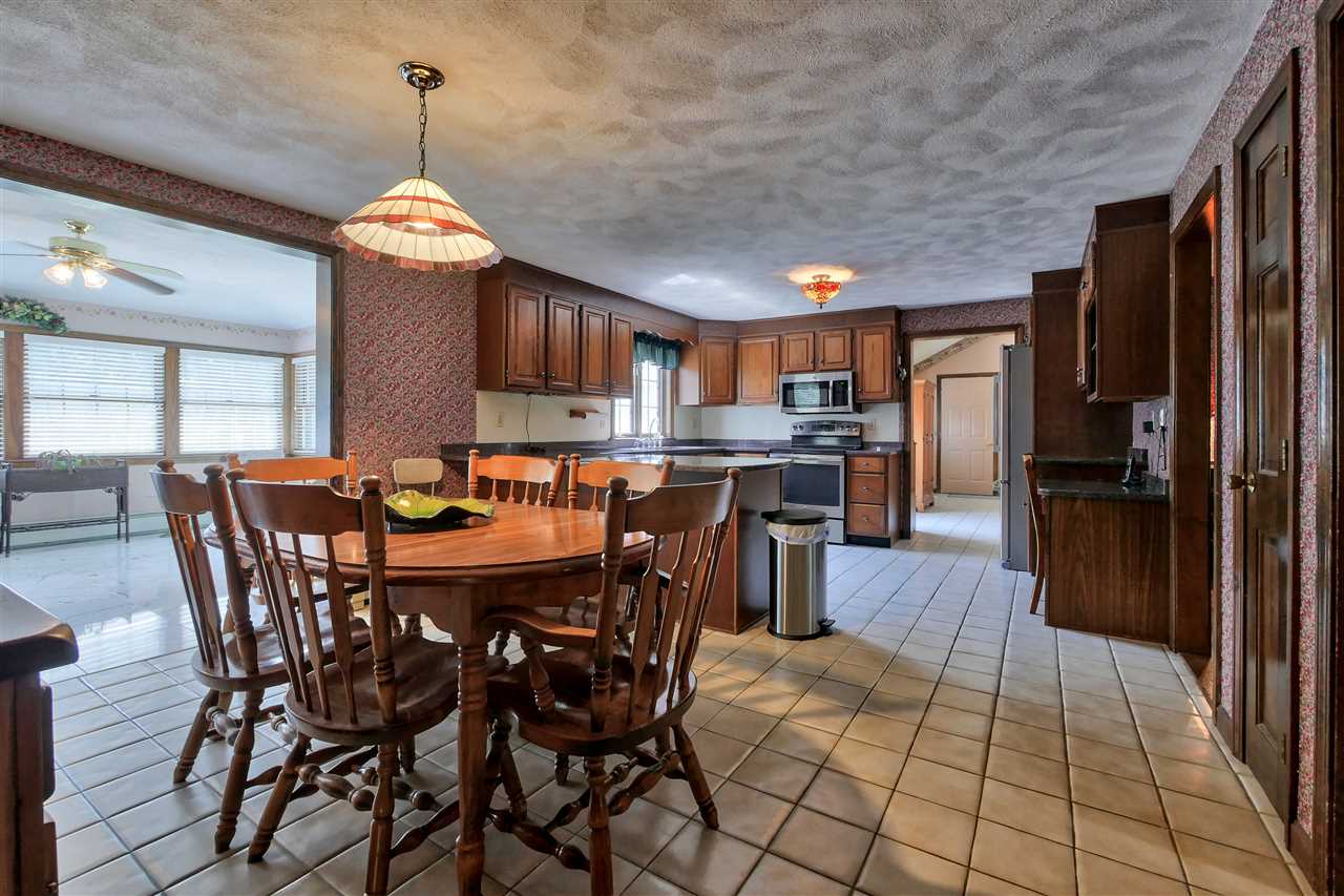 17 Coventry Road Atkinson, NH 03811 - Photo 7 of 38