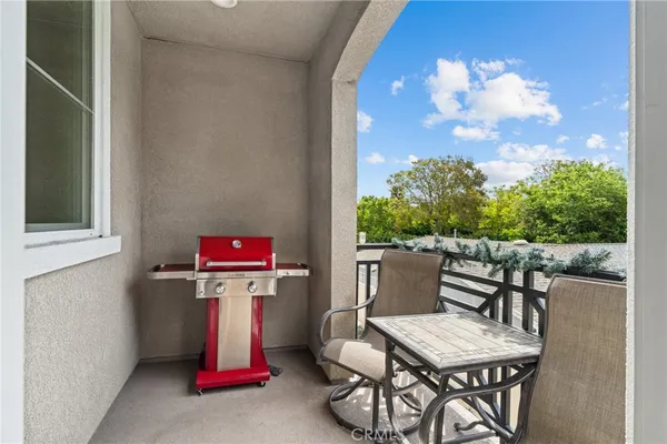 $700,000 | 14840 West Maple Terrace, Los Angeles, CA 91402