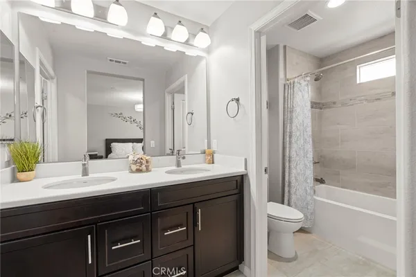 $700,000 | 14840 West Maple Terrace, Los Angeles, CA 91402