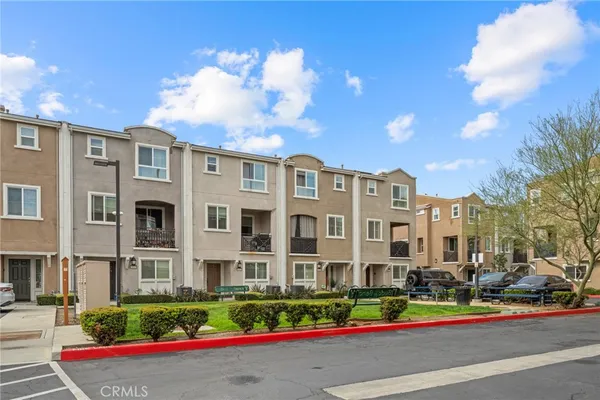$700,000 | 14840 West Maple Terrace, Los Angeles, CA 91402