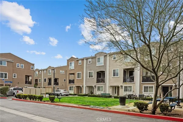 $700,000 | 14840 West Maple Terrace, Los Angeles, CA 91402