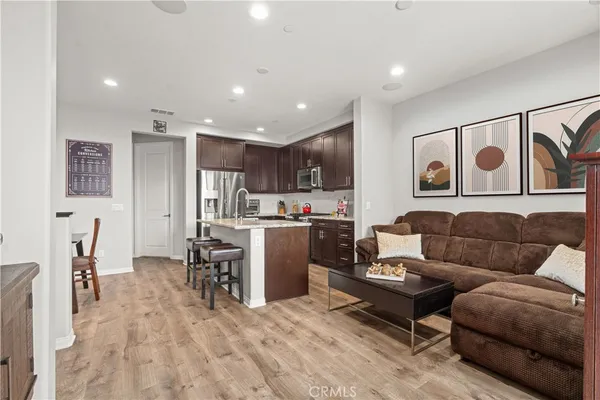 $700,000 | 14840 West Maple Terrace, Los Angeles, CA 91402
