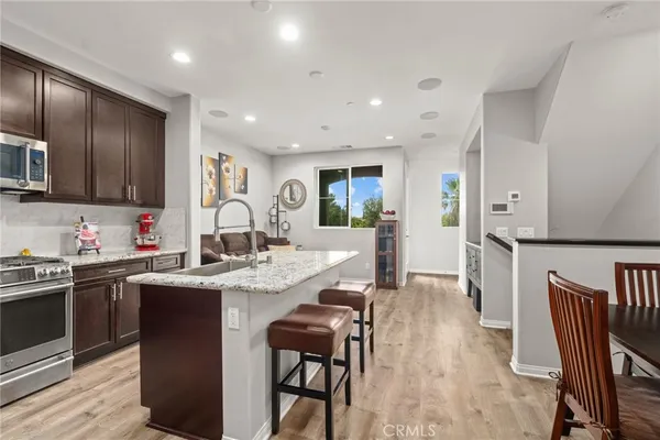 $700,000 | 14840 West Maple Terrace, Los Angeles, CA 91402