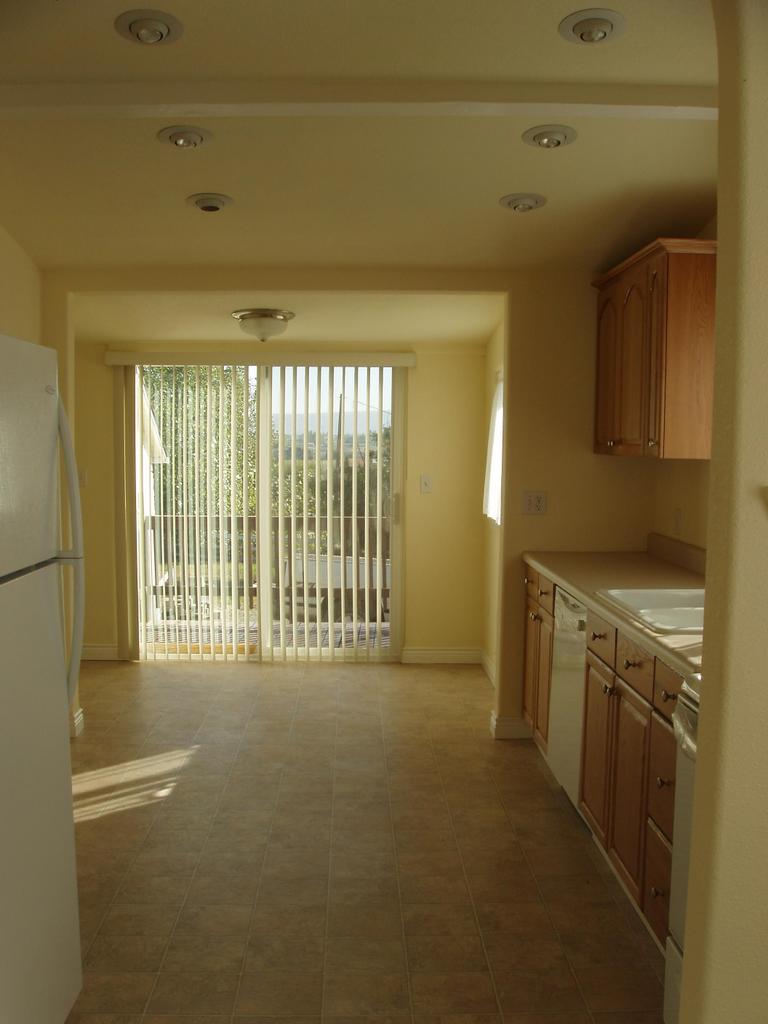 14840 Summitview Ext Road Yakima, WA 98908 - Photo 15 of 19 a view of an empty room with a fireplace