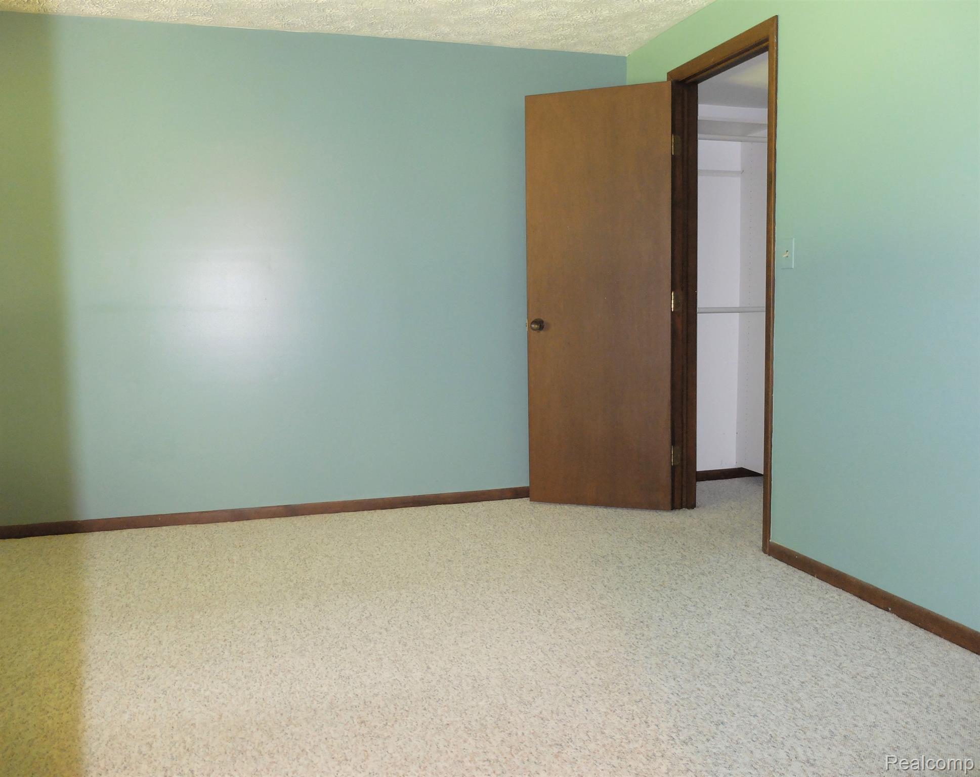 8283 Deerwood Road Clarkston, MI 48348 - Photo 32 of 41 Gallery Image 32
