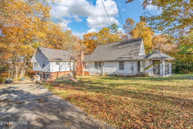 $299,900 | 3607 Airport Road, Rockwood, TN 37854