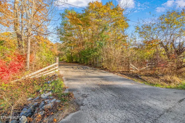 $299,900 | 3607 Airport Road, Rockwood, TN 37854