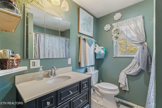 $299,900 | 3607 Airport Road, Rockwood, TN 37854