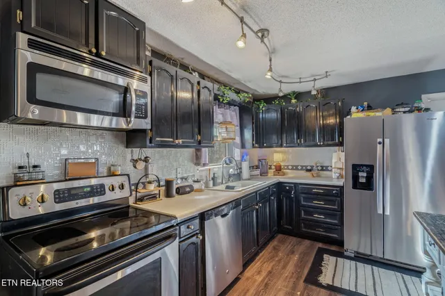 $299,900 | 3607 Airport Road, Rockwood, TN 37854