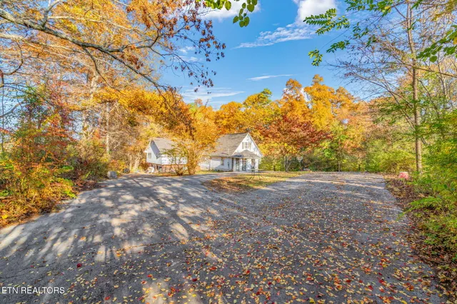 $299,900 | 3607 Airport Road, Rockwood, TN 37854