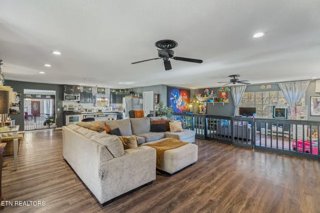 $299,900 | 3607 Airport Road, Rockwood, TN 37854