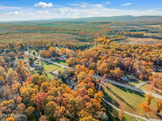 $299,900 | 3607 Airport Road, Rockwood, TN 37854