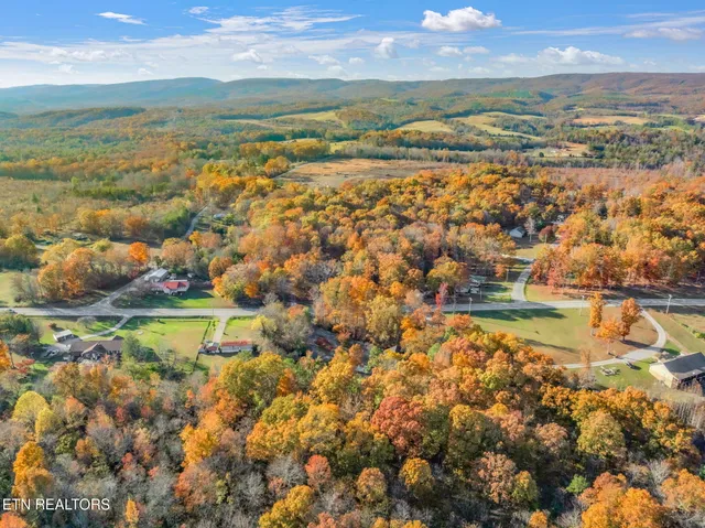 $299,900 | 3607 Airport Road, Rockwood, TN 37854