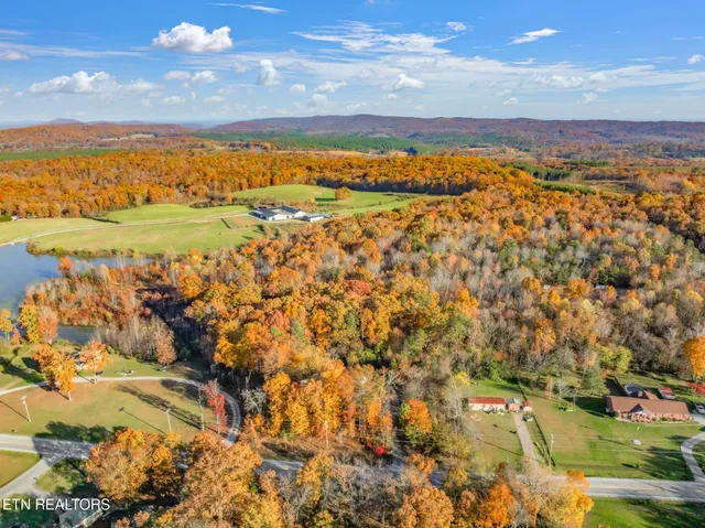 $299,900 | 3607 Airport Road, Rockwood, TN 37854