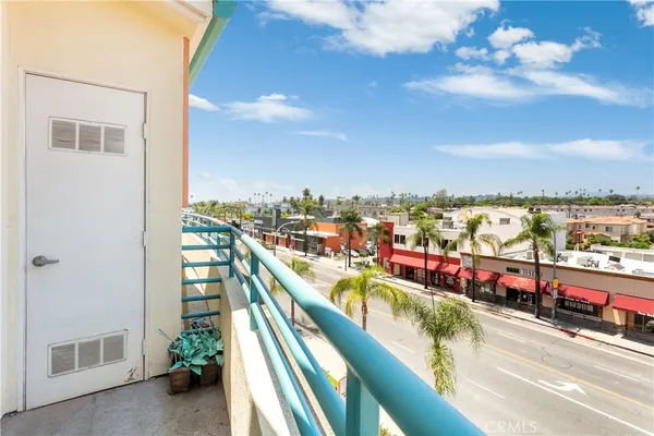 $939,000 | 580 West Main Street, Unit 323, Alhambra, CA 91801