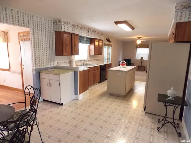 $174,900 | 1722 Frazier Avenue, Centralia, IL 62801