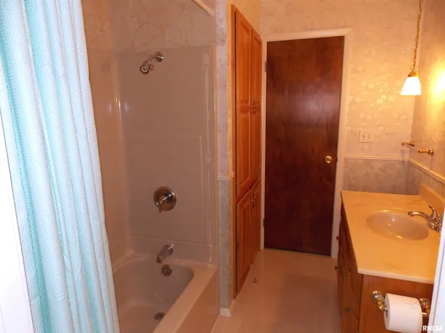 $174,900 | 1722 Frazier Avenue, Centralia, IL 62801