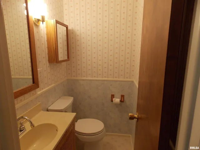 $174,900 | 1722 Frazier Avenue, Centralia, IL 62801