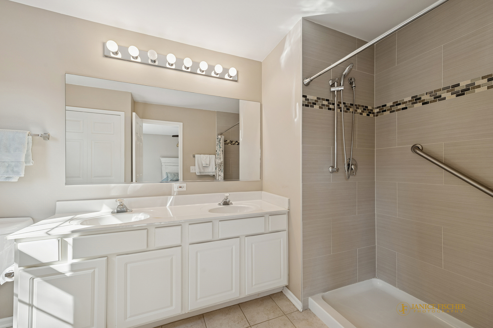 5438 Danbury Circle Lake In The Hills, IL 60156 - Photo 12 of 23