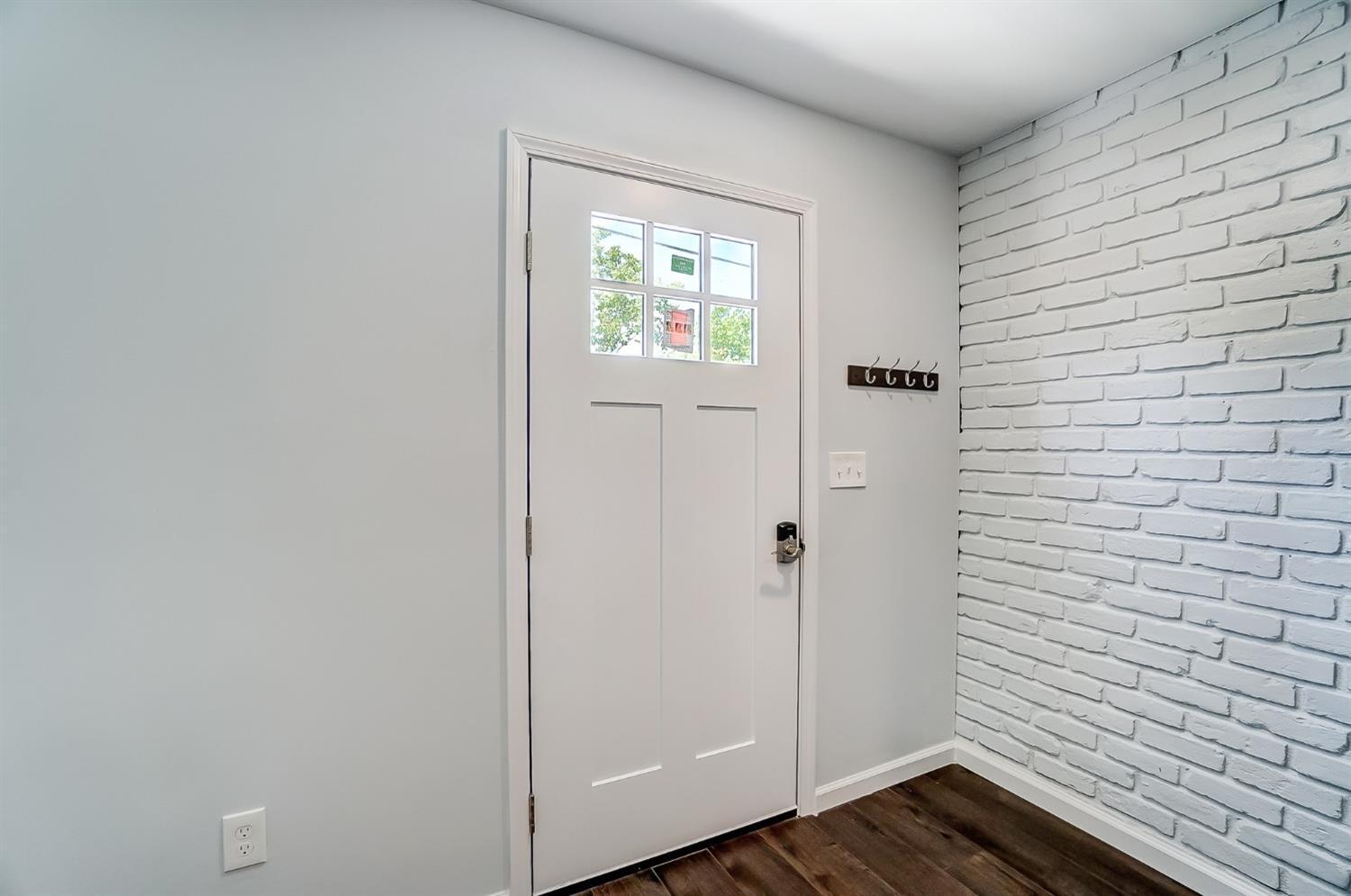 5701 Montgomery Road, Unit 1 Cincinnati, OH 45212 - Photo 6 of 33