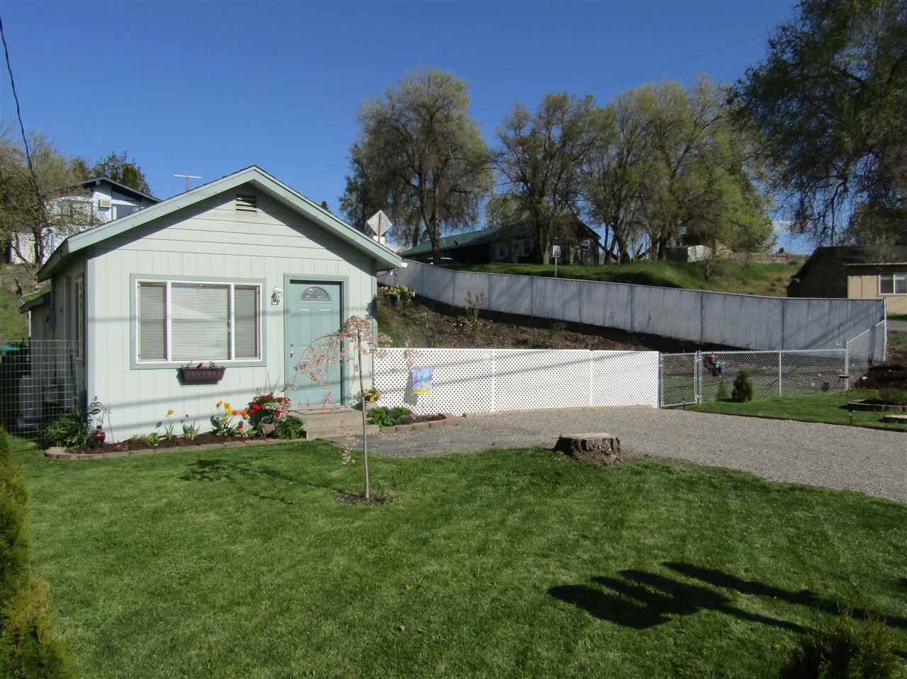 1404 North Vista Road Spokane Valley, WA 99212 - Photo 1 of 13 Gallery Image 1