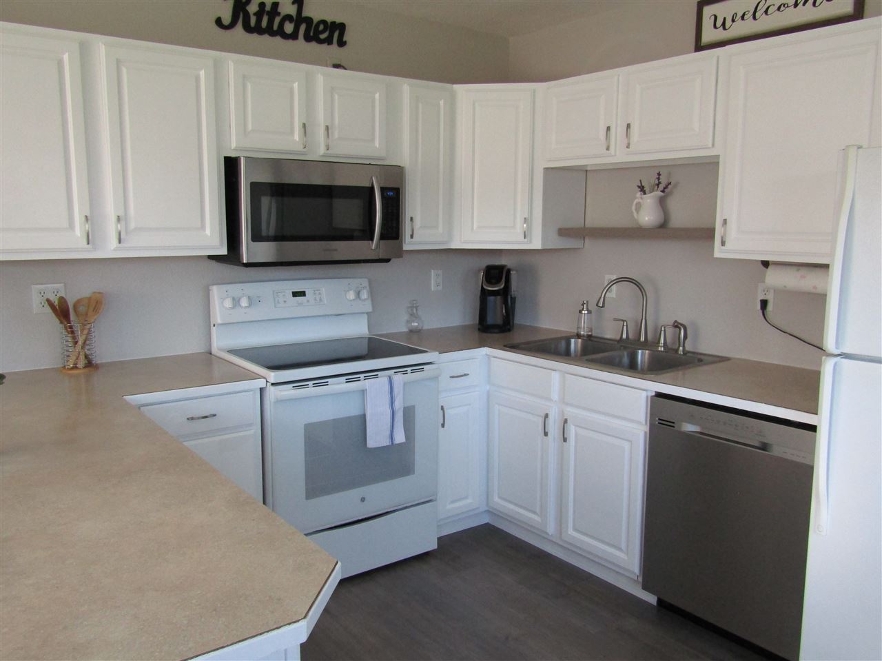 1404 North Vista Road Spokane Valley, WA 99212 - Photo 4 of 13 Gallery Image 4