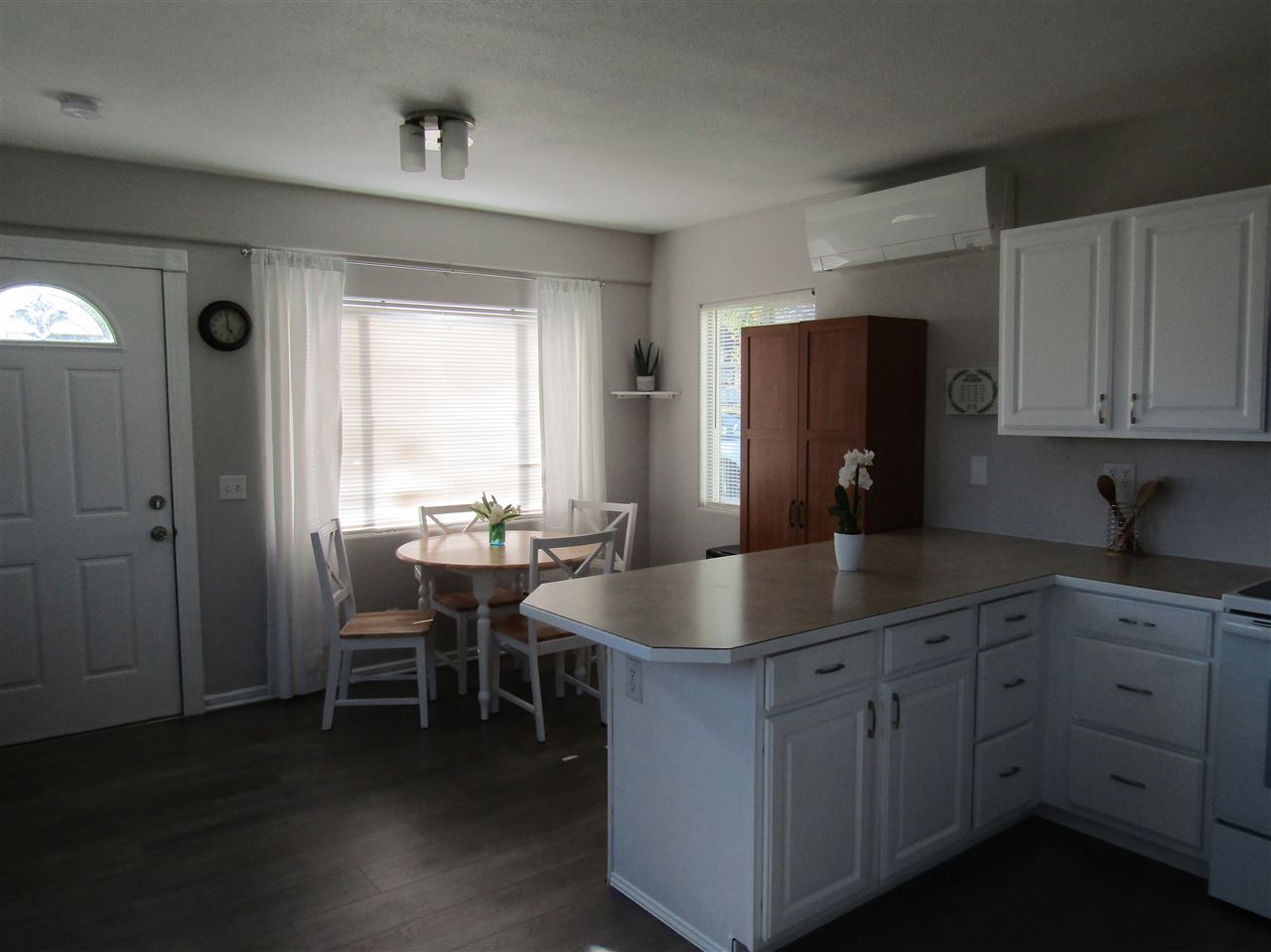 1404 North Vista Road Spokane Valley, WA 99212 - Photo 6 of 13 Gallery Image 6