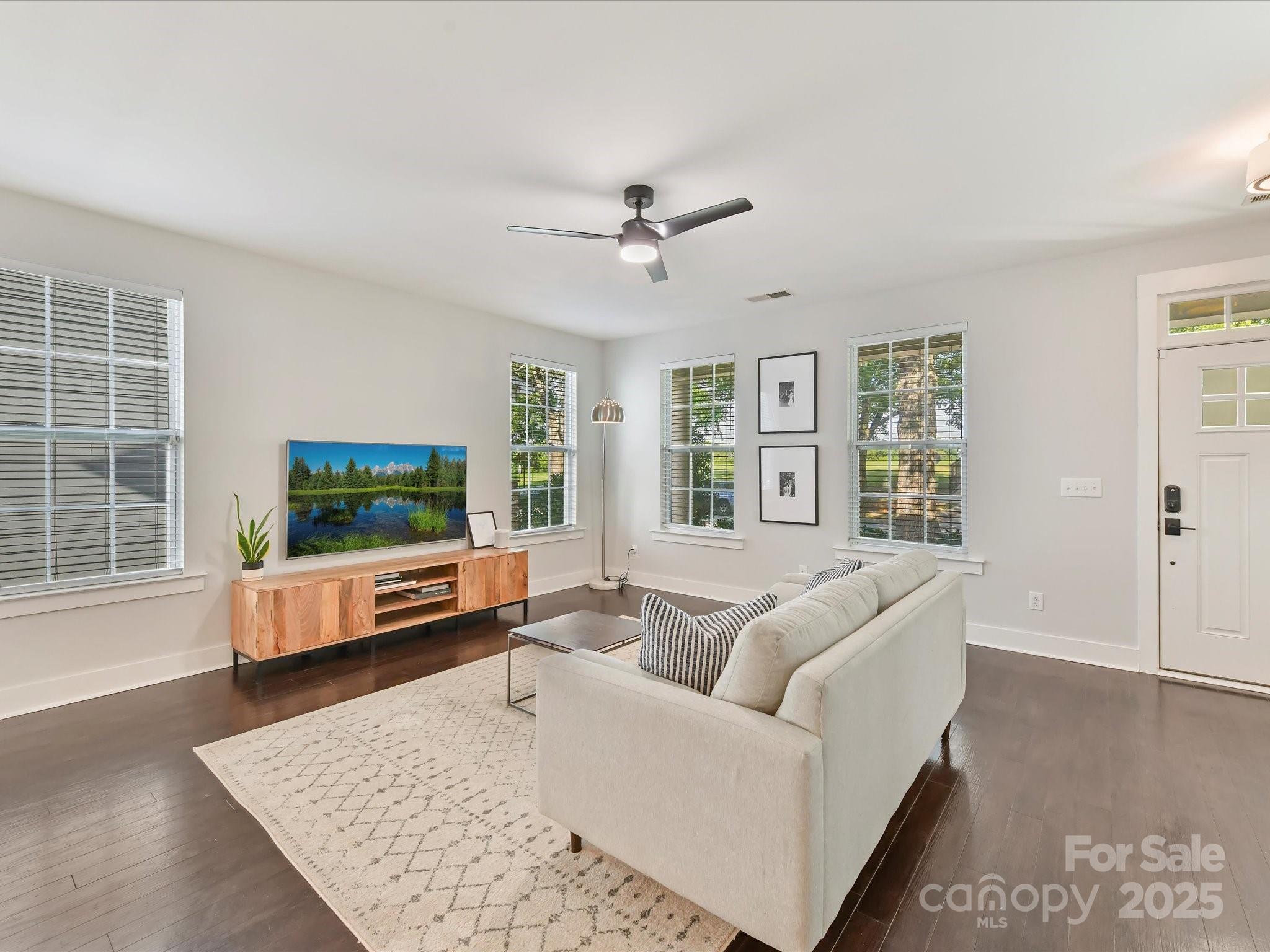 2522 Double Oaks Road Charlotte, NC 28206 - Photo 5 of 33 Gallery Image 5