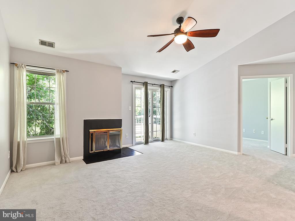 303 Trinity Court, Unit 11 Princeton, NJ 08540 - Photo 7 of 37