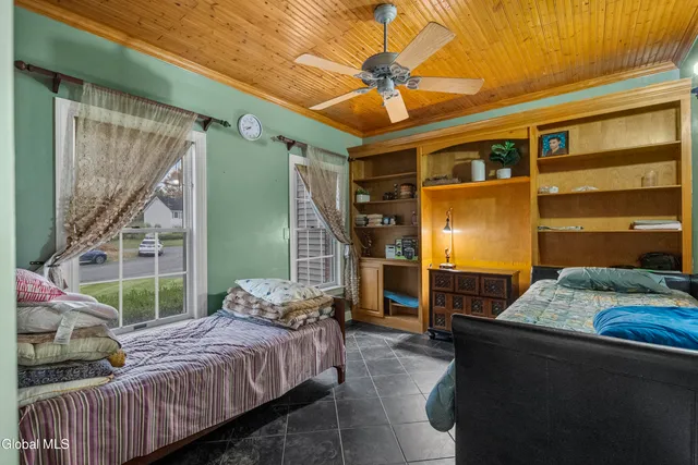 $749,900 | 2027 Dobie Lane, Guilderland, NY 12303